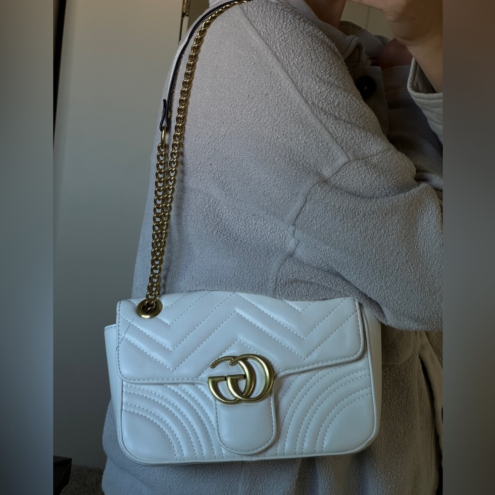 White faux leather bag GG